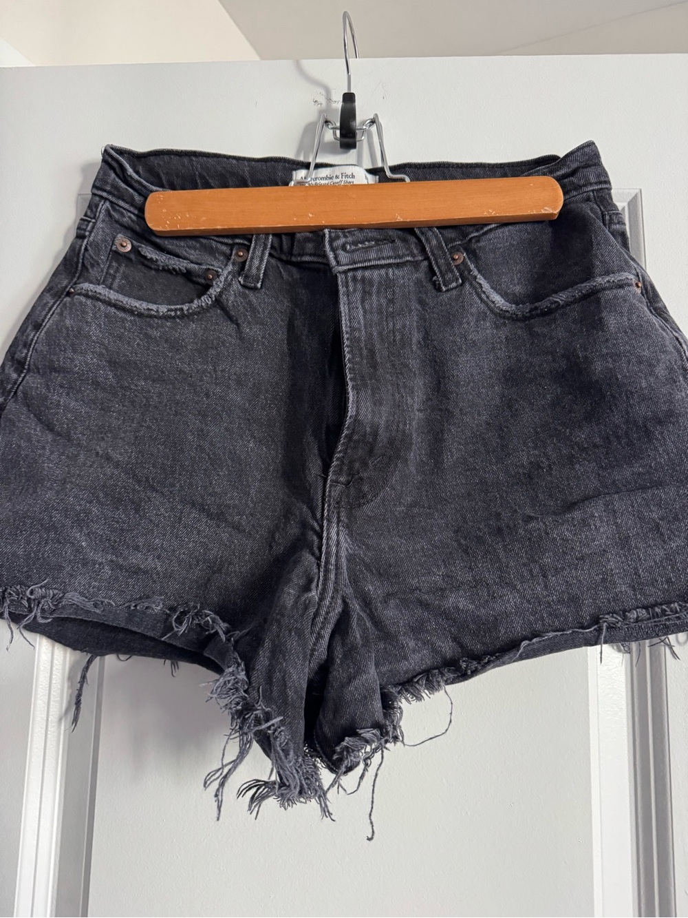 Abercrombie curve love black shorts - size 28